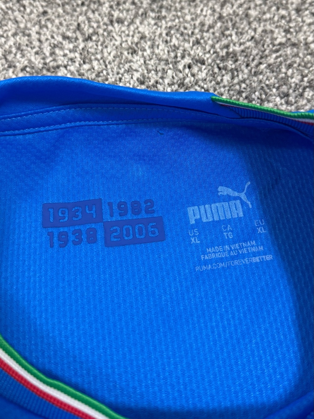 Italy Soccer Jersey - Picture 3 of 4